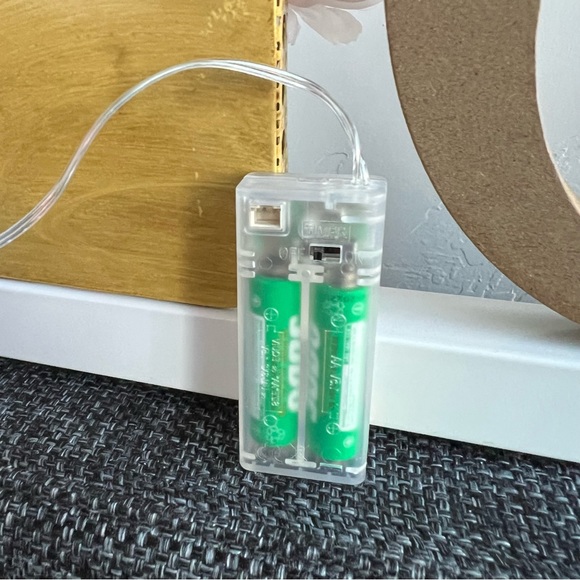 NIB Pre Lit Floral ‘Hello’ Decor Sign - Picture 4 of 16